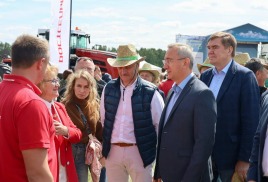 Сенатор Александр Савин поделился впечатлениями о выставке «День Калужского поля»