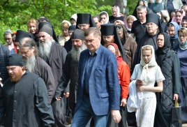 В Оптиной пустыни с помощью сенатора РФ Александра Савина построен комплекс на источнике преподобного Пафнутия Боровского