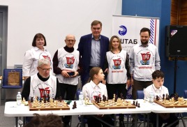 При поддержке сенатора Александра Савина в открытии шахматного клуба Сергея Карякина смогли принять участие юные шахматисты из села Брынь